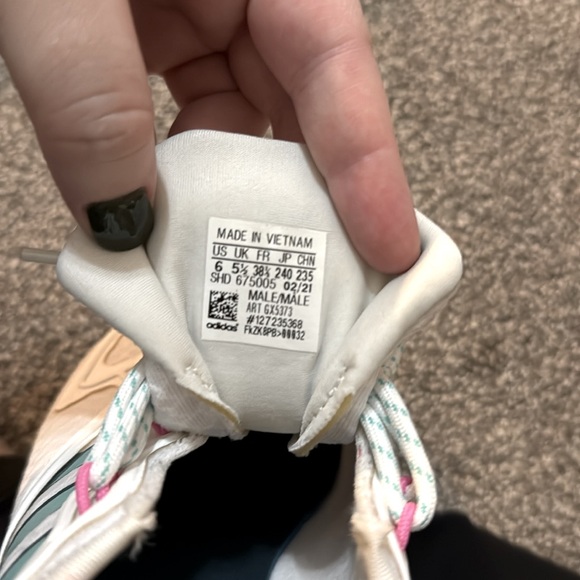 Adidas ZX White and Teal Shoes. Size 6. - Picture 6 of 6